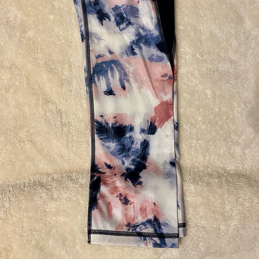 GapFit HighRise Crop Fit Leggings in Sculpt Compression - Picture 4 of 6